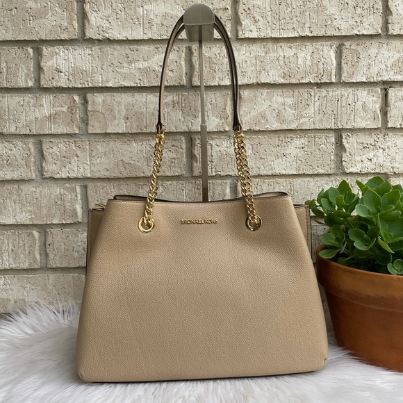 Micheal Kors purse - Picture 1 of 11
